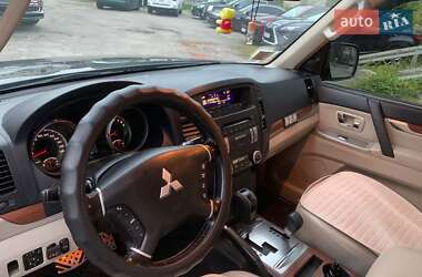 Внедорожник / Кроссовер Mitsubishi Pajero Wagon 2008 в 