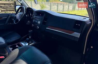 Внедорожник / Кроссовер Mitsubishi Pajero Wagon 2008 в 
