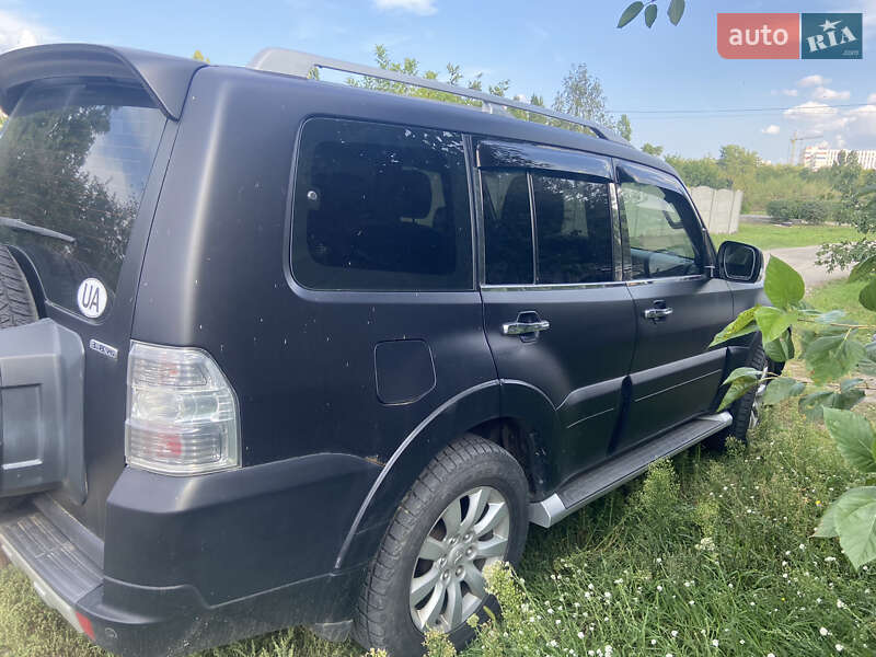 Внедорожник / Кроссовер Mitsubishi Pajero Wagon 2010 в Харькове