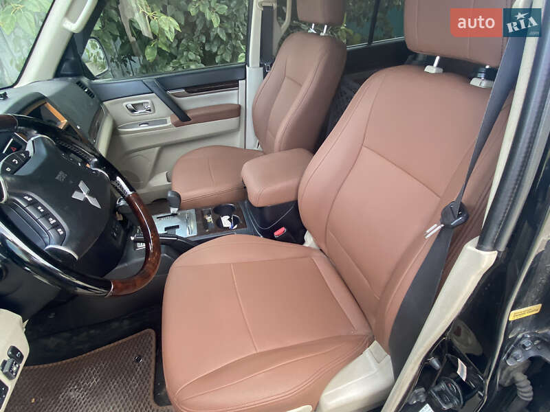 Внедорожник / Кроссовер Mitsubishi Pajero Wagon 2010 в Харькове