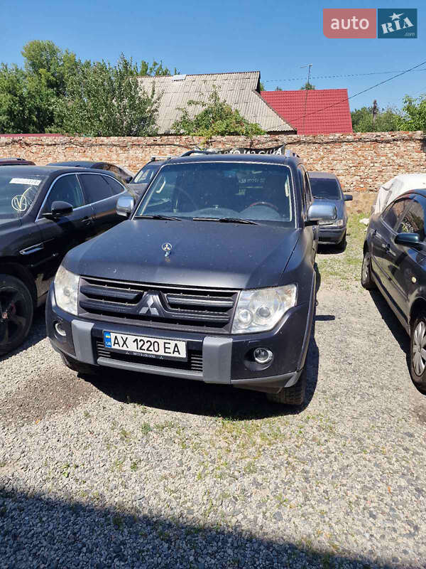 Внедорожник / Кроссовер Mitsubishi Pajero Wagon 2010 в Харькове