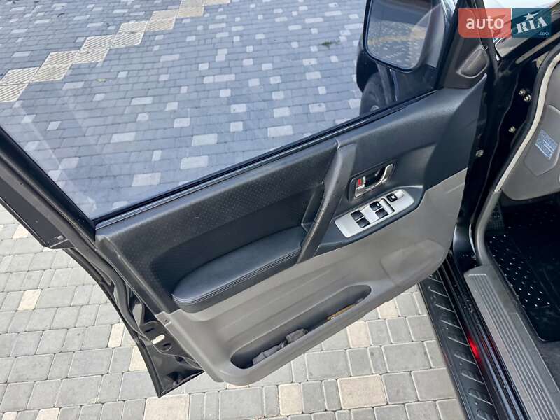 Внедорожник / Кроссовер Mitsubishi Pajero Wagon 2005 в Одессе