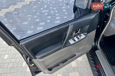 Внедорожник / Кроссовер Mitsubishi Pajero Wagon 2005 в 