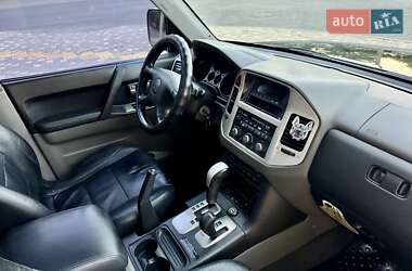 Внедорожник / Кроссовер Mitsubishi Pajero Wagon 2005 в 