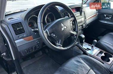Внедорожник / Кроссовер Mitsubishi Pajero Wagon 2007 в 