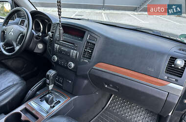 Внедорожник / Кроссовер Mitsubishi Pajero Wagon 2007 в 