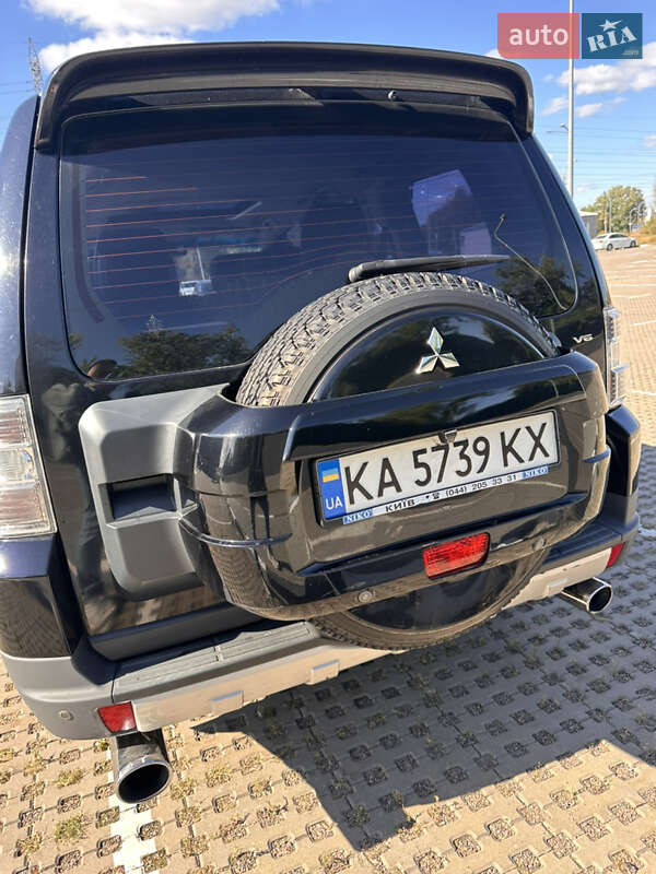 Внедорожник / Кроссовер Mitsubishi Pajero Wagon 2008 в Киеве