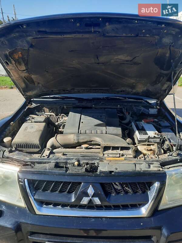 Позашляховик / Кросовер Mitsubishi Pajero Wagon 2006 в Харкові