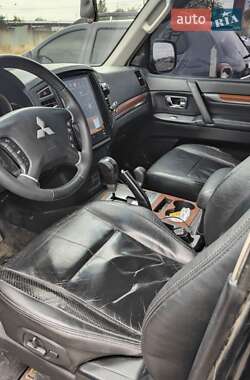Внедорожник / Кроссовер Mitsubishi Pajero Wagon 2007 в 