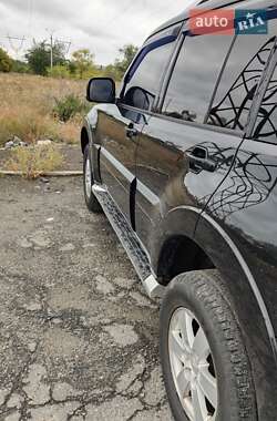 Внедорожник / Кроссовер Mitsubishi Pajero Wagon 2007 в 