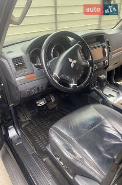 Внедорожник / Кроссовер Mitsubishi Pajero Wagon 2010 в 