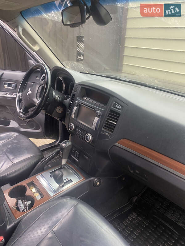 Внедорожник / Кроссовер Mitsubishi Pajero Wagon 2010 в Киеве фото 16 Внедорожник / Кроссовер Mitsubishi Pajero Wagon 2010 в Киеве