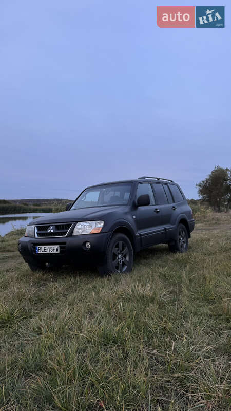Внедорожник / Кроссовер Mitsubishi Pajero Wagon 2004 в Харькове