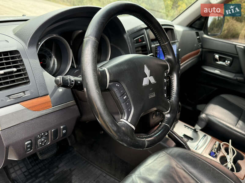 Внедорожник / Кроссовер Mitsubishi Pajero Wagon 2008 в Чугуеве