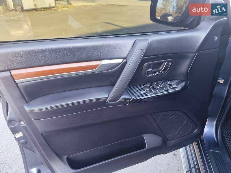 Внедорожник / Кроссовер Mitsubishi Pajero Wagon 2008 в Днепре