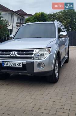 Внедорожник / Кроссовер Mitsubishi Pajero Wagon 2009 в 