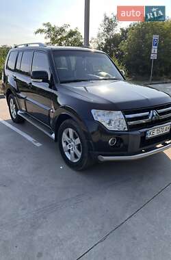 Mitsubishi Pajero Wagon 2009