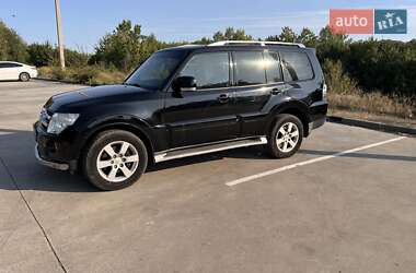 Внедорожник / Кроссовер Mitsubishi Pajero Wagon 2009 в 