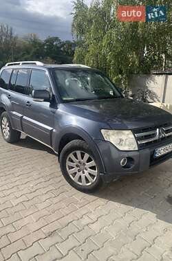 Внедорожник / Кроссовер Mitsubishi Pajero Wagon 2007 в 