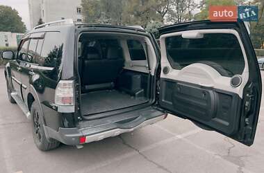 Позашляховик / Кросовер Mitsubishi Pajero Wagon 2008 в  фото 4 Позашляховик / Кросовер Mitsubishi Pajero Wagon 2008 в