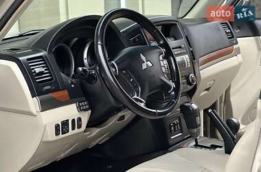 Внедорожник / Кроссовер Mitsubishi Pajero Wagon 2007 в 