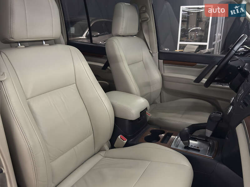 Позашляховик / Кросовер Mitsubishi Pajero Wagon 2008 в Миколаєві