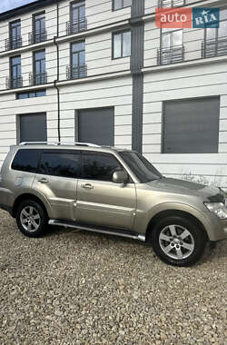 Внедорожник / Кроссовер Mitsubishi Pajero Wagon 2008 в 