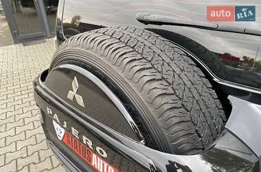 Внедорожник / Кроссовер Mitsubishi Pajero Wagon 2015 в 