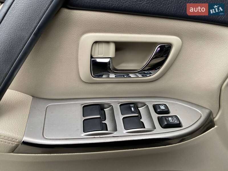 Внедорожник / Кроссовер Mitsubishi Pajero Wagon 2015 в Хмельницком фото 15 Внедорожник / Кроссовер Mitsubishi Pajero Wagon 2015 в Хмельницком