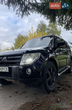 Внедорожник / Кроссовер Mitsubishi Pajero Wagon 2008 в 