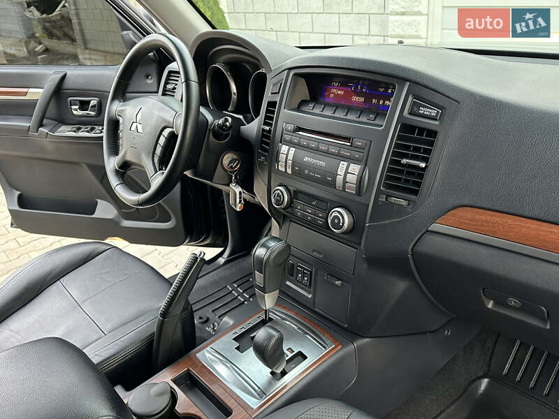 Позашляховик / Кросовер Mitsubishi Pajero Wagon 2007 в Одесі
