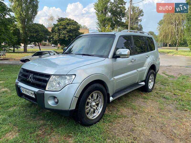 Внедорожник / Кроссовер Mitsubishi Pajero Wagon 2007 в 