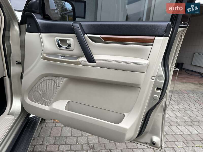 Позашляховик / Кросовер Mitsubishi Pajero Wagon 2007 в Миколаєві