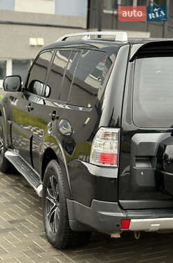 Внедорожник / Кроссовер Mitsubishi Pajero Wagon 2007 в 