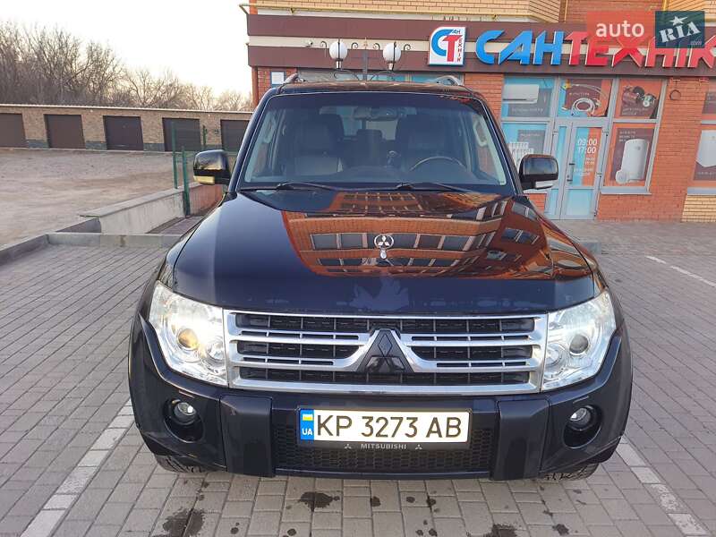 Позашляховик / Кросовер Mitsubishi Pajero Wagon 2010 в  фото Позашляховик / Кросовер Mitsubishi Pajero Wagon 2010 в