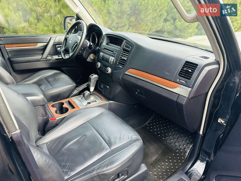 Позашляховик / Кросовер Mitsubishi Pajero Wagon 2007 в Дніпрі фото 9 Позашляховик / Кросовер Mitsubishi Pajero Wagon 2007 в Дніпрі