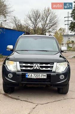 Внедорожник / Кроссовер Mitsubishi Pajero Wagon 2012 в 