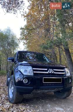 Позашляховик / Кросовер Mitsubishi Pajero Wagon 2008 в  фото 20 Позашляховик / Кросовер Mitsubishi Pajero Wagon 2008 в