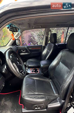Позашляховик / Кросовер Mitsubishi Pajero Wagon 2009 в  фото 5 Позашляховик / Кросовер Mitsubishi Pajero Wagon 2009 в