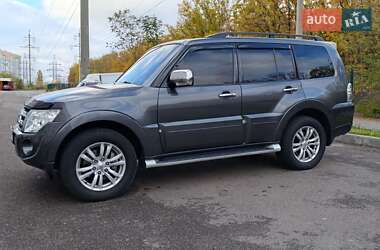 Позашляховик / Кросовер Mitsubishi Pajero Wagon 2013 в  фото 7 Позашляховик / Кросовер Mitsubishi Pajero Wagon 2013 в