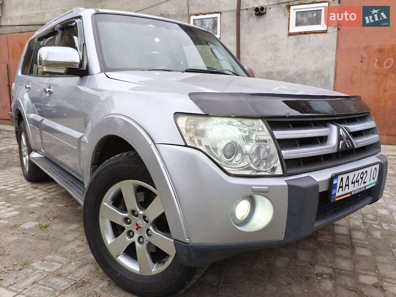 Внедорожник / Кроссовер Mitsubishi Pajero Wagon 2008 в Киеве