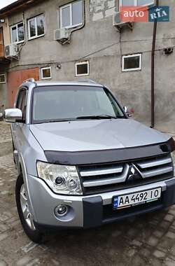 Позашляховик / Кросовер Mitsubishi Pajero Wagon 2008 в 