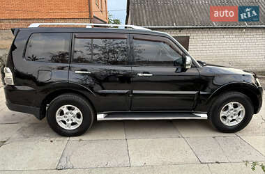 Позашляховик / Кросовер Mitsubishi Pajero Wagon 2007 в  фото 9 Позашляховик / Кросовер Mitsubishi Pajero Wagon 2007 в
