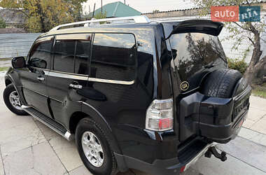 Позашляховик / Кросовер Mitsubishi Pajero Wagon 2007 в  фото 15 Позашляховик / Кросовер Mitsubishi Pajero Wagon 2007 в