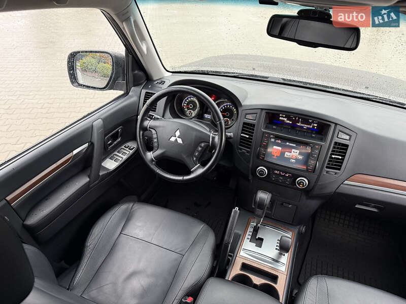 Позашляховик / Кросовер Mitsubishi Pajero Wagon 2010 в Києві