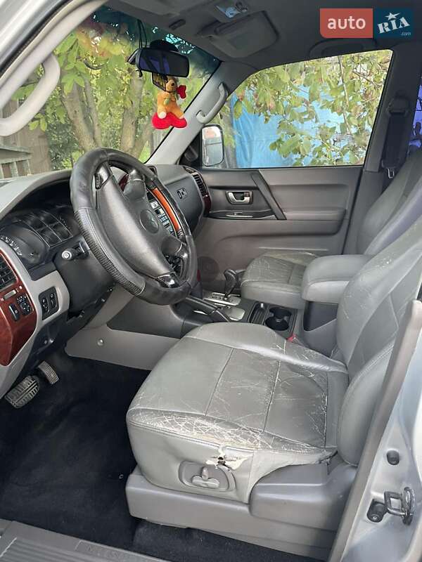 Позашляховик / Кросовер Mitsubishi Pajero Wagon 2005 в Ужгороді фото 5 Позашляховик / Кросовер Mitsubishi Pajero Wagon 2005 в Ужгороді
