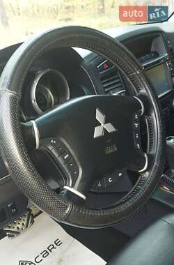 Внедорожник / Кроссовер Mitsubishi Pajero Wagon 2011 в 