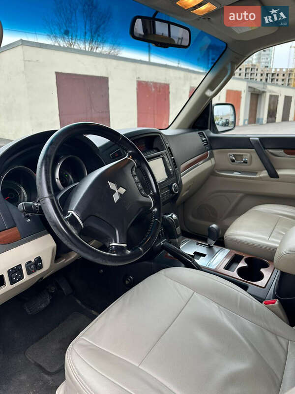 Внедорожник / Кроссовер Mitsubishi Pajero Wagon 2007 в Харькове фото 14 Внедорожник / Кроссовер Mitsubishi Pajero Wagon 2007 в Харькове