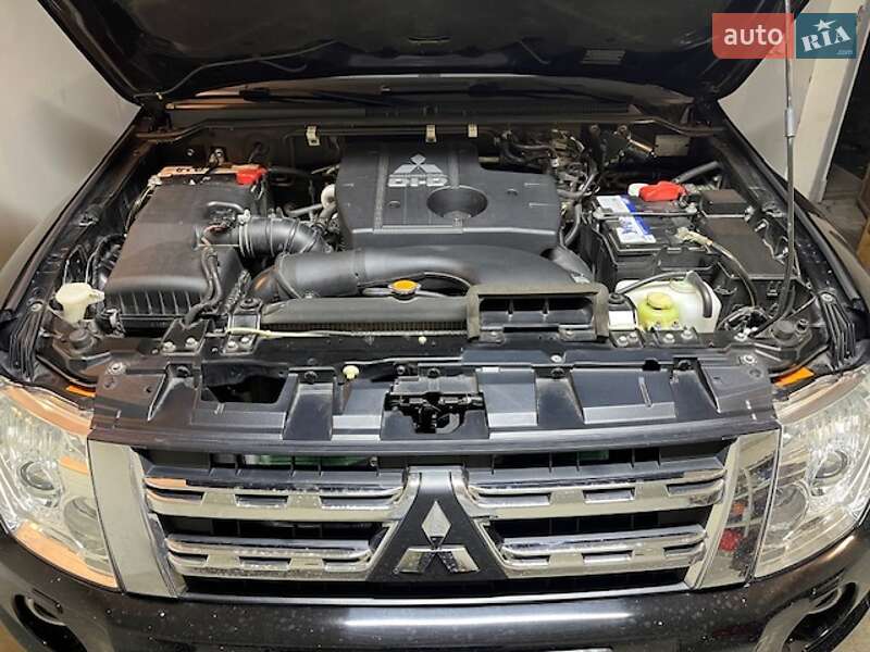 Позашляховик / Кросовер Mitsubishi Pajero Wagon 2011 в Кам'янському