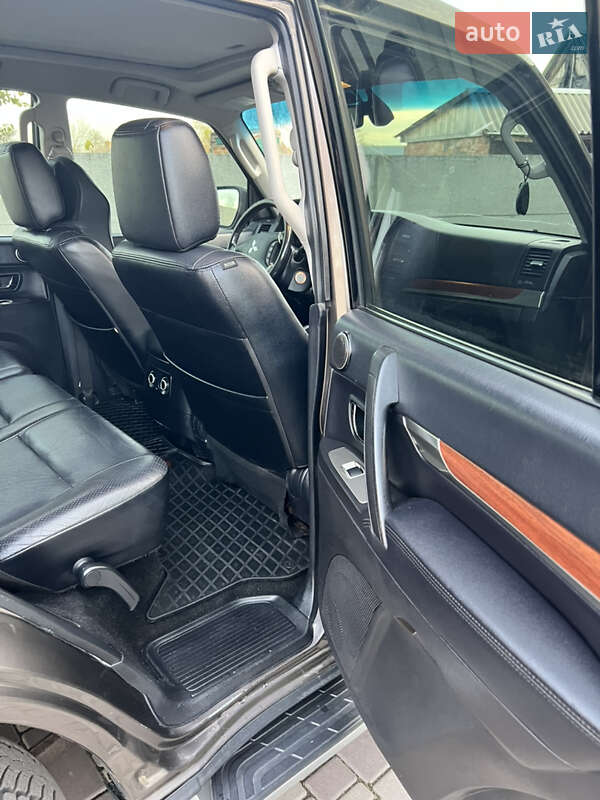 Внедорожник / Кроссовер Mitsubishi Pajero Wagon 2011 в Андрушевке